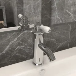 Plomberie-vidaXL Robinet de lavabo de salle de bain 130x180 mm finition chromée